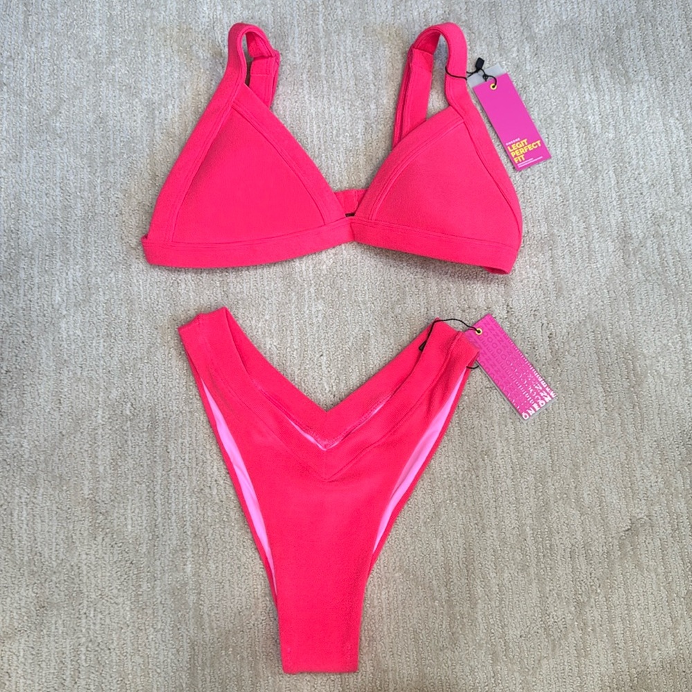 OneOne Swimwear ••NWT••